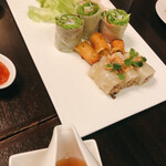 ヴェトナム料理モッハイバー - 手前から
蒸し春巻き
揚げ春巻き
生春巻き