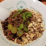 麺屋 六感堂 - 義理と人情のアーモンドチョコ担々麺 汁なし