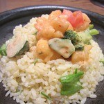 MADE IN JAPAN かにチャーハンの店 - 「刺身海老のマヨネーズ和えチャーハン(\690)」のアップ。