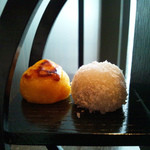 センス ティーコーナー - マンゴースイートポテト、ココナッツ団子