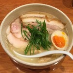 臥龍 - 肉麺