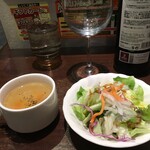 いきなりステーキ リーフウォーク稲沢店 - セットのスープとサラダ