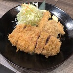 あげづき - 南の島豚特上ロースかつ + 自家挽きメンチかつ + 大山地鶏ささみフライ