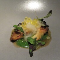 中土 - アワビ・かぶの葉のソース・オリーブオイルのカプセル添え