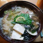 よこた手打うどん - 豪華な鍋焼き