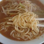 日の出屋食堂 - 味噌ラーメン700円　麺アップ