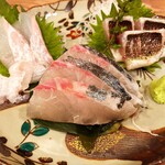 小粋処 家族 - 刺身盛合わせ（三点盛り）