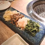 焼肉＆BAR 十炭 - 