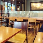 CAFE de CRIE - 店内の様子。