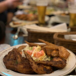 オールドニューダイナー - ・バッファローウイング（スパイシー＆BBQ）。