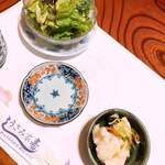 Usamiya zushi - サラダと漬物