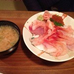 漁場 傳兵 - 海鮮丼 1680円