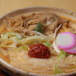 もつ煮込みうどん 和久 - 辛もつもつ煮込みうどん