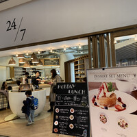 24/7 restaurant - 