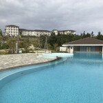 ハウス ウィズアウト ア キー - プールとホテル