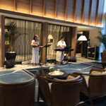 ハウス ウィズアウト ア キー - ロビー