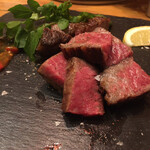 浪花ろばた 頂鯛 - コレが絶品の万葉牛です。炭火焼きだからこその香ばしさ、美味さ、ジューシーさでしょう(*'▽'*)