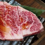 炭火焼肉おおむら - ミスジは脂が適度に乗って甘みがありました。