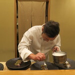 日本料理 太月 - 仕上げるシェフ