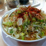 味噌らーめんの店 しなり丸 - ネギラーメン(赤・大盛)・辛味噌ダレトッピング