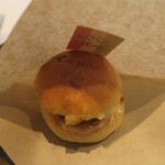 Convivio - 十勝ハーブ牛の煮込みを挟んだコンヴィバーガー