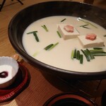 花明りの宿 月の池 - 花豆腐