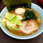 豚骨醤油らーめん じぇんとる麺 - とんこつ醤油ラーメン¥750　味玉¥100