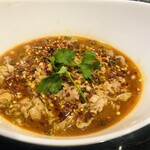 四川麻辣麺 雪家 - 麻辣豚肉か羊肉