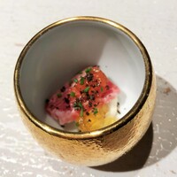 神戸牛炉釜ステーキ GINZA KOKO炉 - アミューズ（神戸牛、コンソメ・カリフラワーのムース）