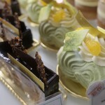 パティスリー ユウ ササゲ - ケーキショーケース