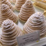 パティスリー ユウ ササゲ - ケーキショーケース