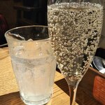 Kawara Kafe Ando Dainingu - レモンサワーとスパークリングワイン