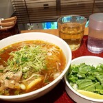 ニャーヴェトナム・フォー麺 - 