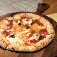 MIDO RESTAURANT PIC NIKA - マルゲリータ　酔っ払ってたのか…ピントが…(T . T)