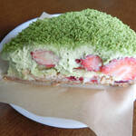 fika. - いちごとピスタチオクリームタルト
