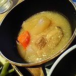 都野菜 賀茂 - 湯葉と冬大根の豆乳みそ煮込み