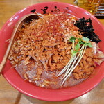 濃厚蟹みそラーメン 石黒商店 - びっしりと、唐辛子がかかって、、これは辛そう。。