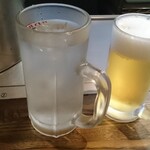 広島お好み焼き おこたろう - お冷やと生ビール