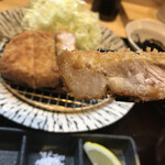 箱崎 井のかわず - ほら こんなんよ
      肉と脂のバランスが良い