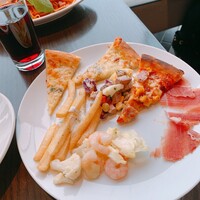 The Living Room with SKY BAR - 