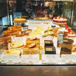 ピエール・エルメ・パリ - ショーケース