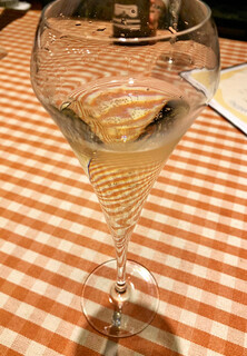 ビストロ ボン - スパークリングワイン　変わったグラス