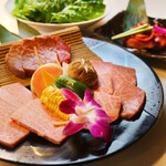 Special Yakiniku (Grilled meat) Assortment (2-3 servings)