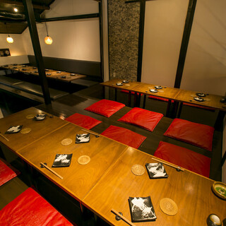 2nd floor reserved private use [20 to 32 people] Equipped with a tatami room and sunken kotatsu that allows for easy seating