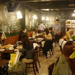 韓Cook - １Ｆカフェ風のおしゃれな空間でおいしい韓国料理をお楽しみ。