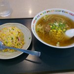 みつばち - ラーメンセット７５０円（炒飯＋醤油ラーメン）