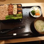 ももふく - ももふく鳥重　ご飯大盛り\900(20-02)