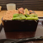 ももふく - ももふく鳥重　ご飯大盛り(20-02)