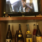 くいもの屋 さらい - 店内　テレビがあるので1人でも寛げます。