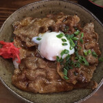 くいもの屋 さらい - 温玉ショウガ焼き丼